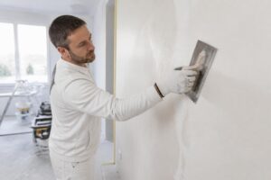 découvrez les techniques d'application de l'enduit taloché pour obtenir une finition parfaite et lisse sur vos murs, alliant esthétique et durabilité.