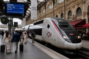 découvrez les horaires, tarifs et conseils pratiques pour voyager en tgv de paris à cannes en toute sérénité. planifiez votre trajet efficacement et profitez pleinement de votre séjour.